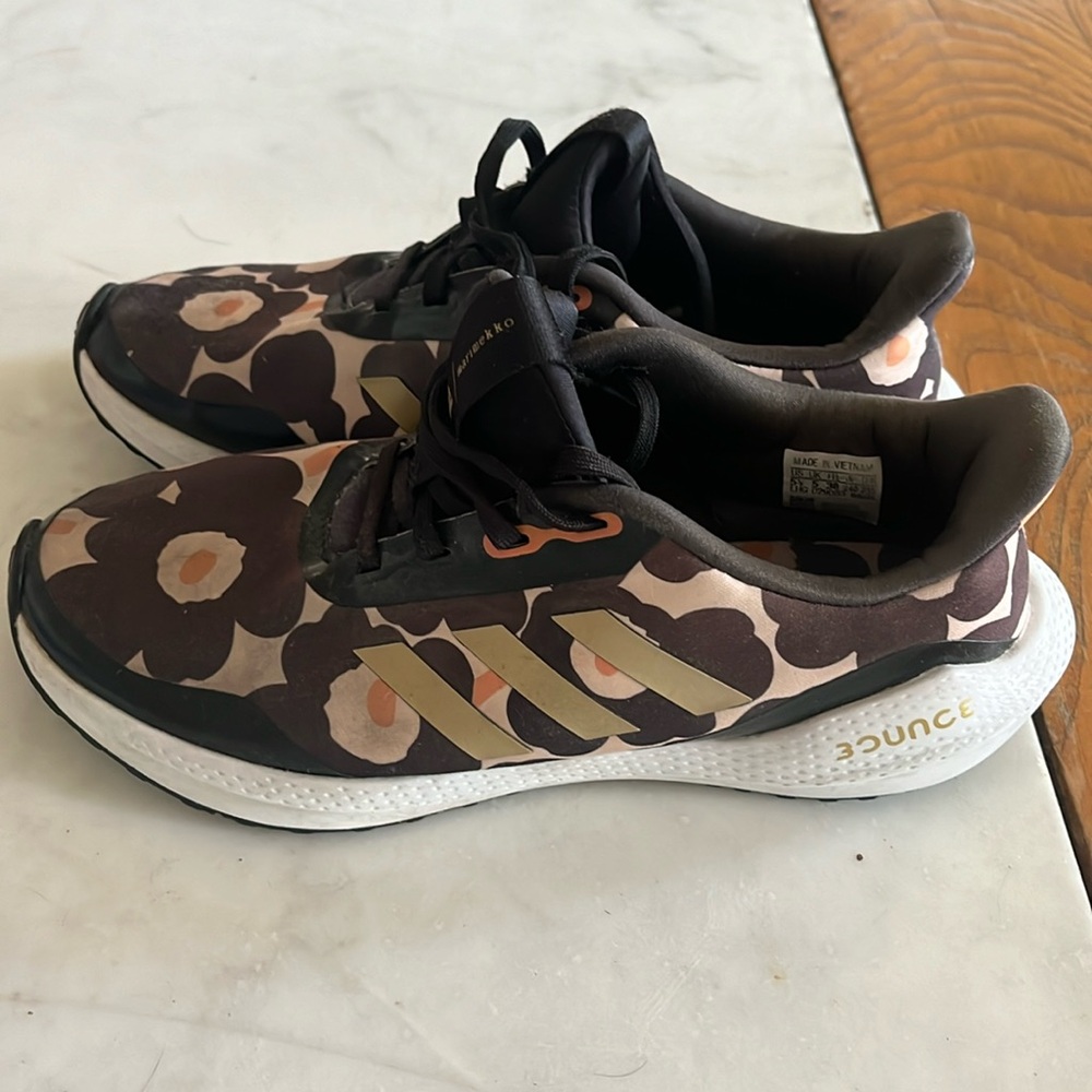 Kids shoes
